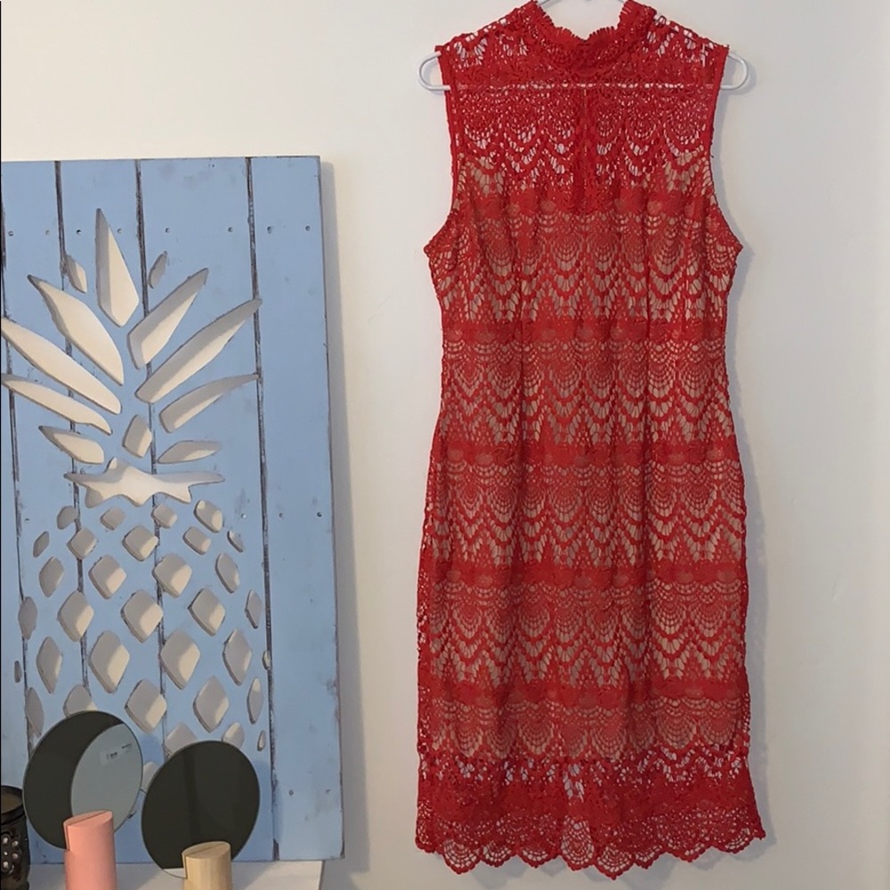 Beautiful Lace Dress! 🧡